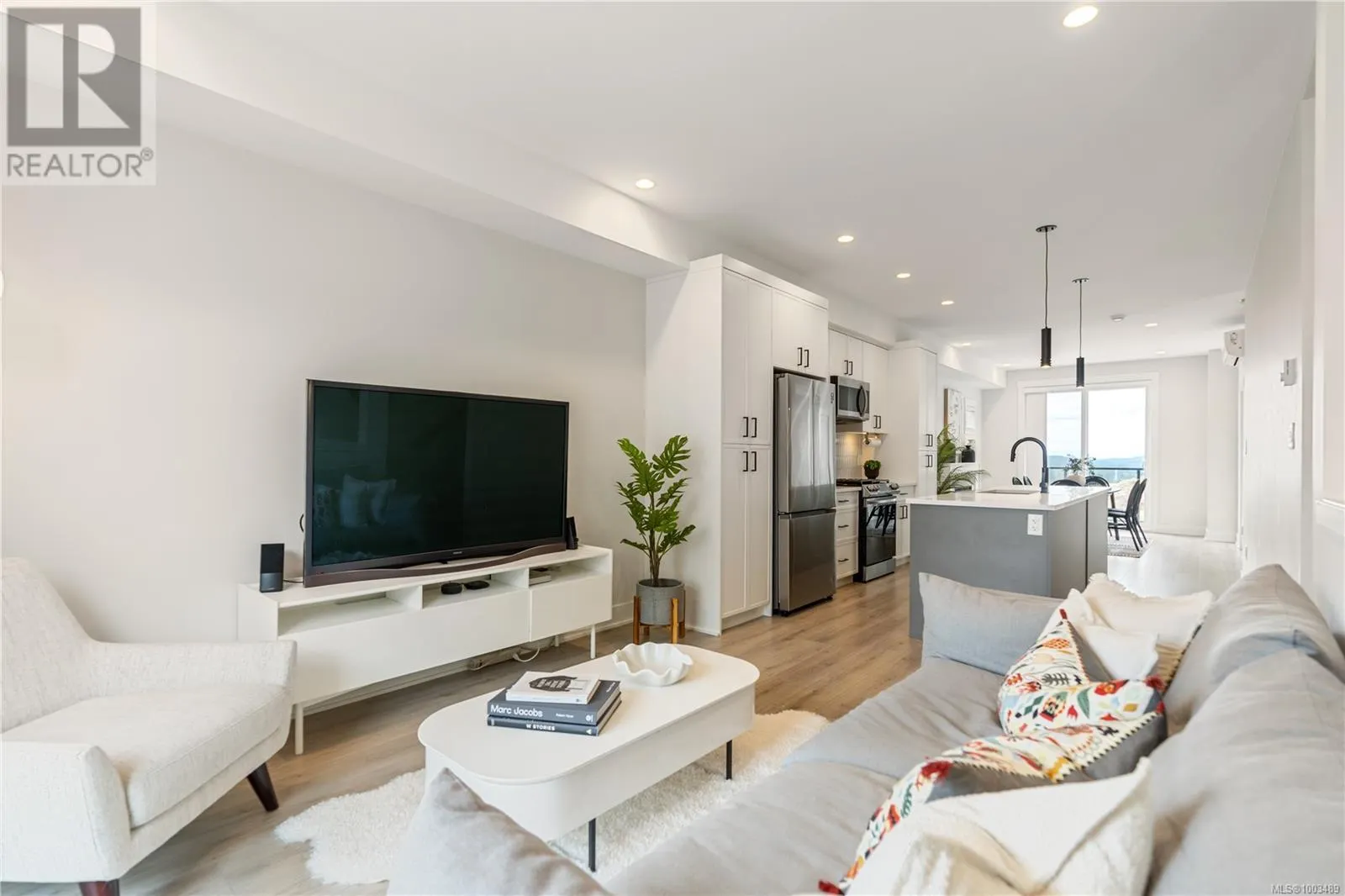1161 Moonstone Loop