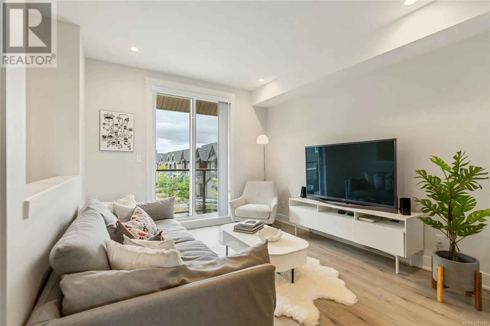 1161 Moonstone Loop