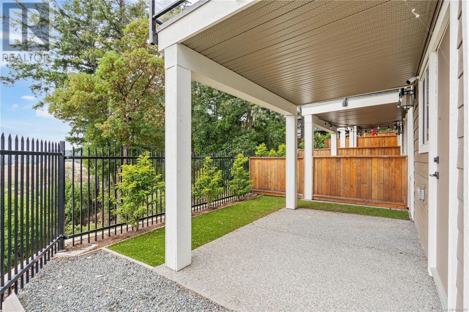 1161 Moonstone Loop