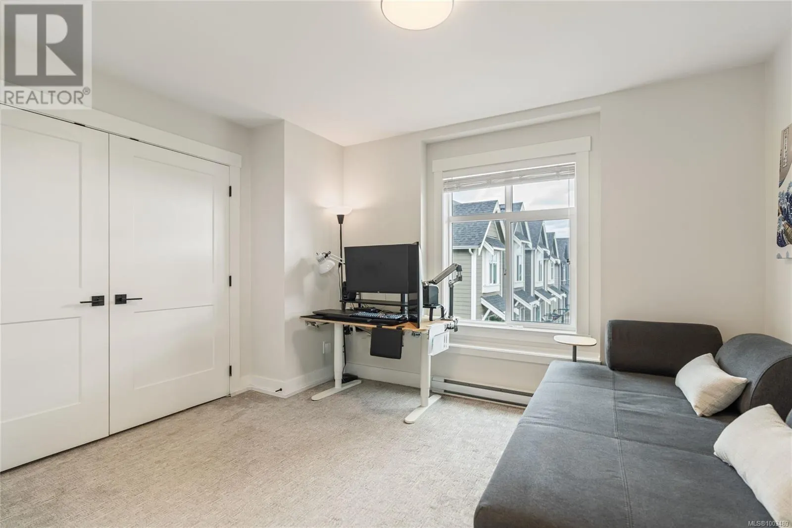 1161 Moonstone Loop