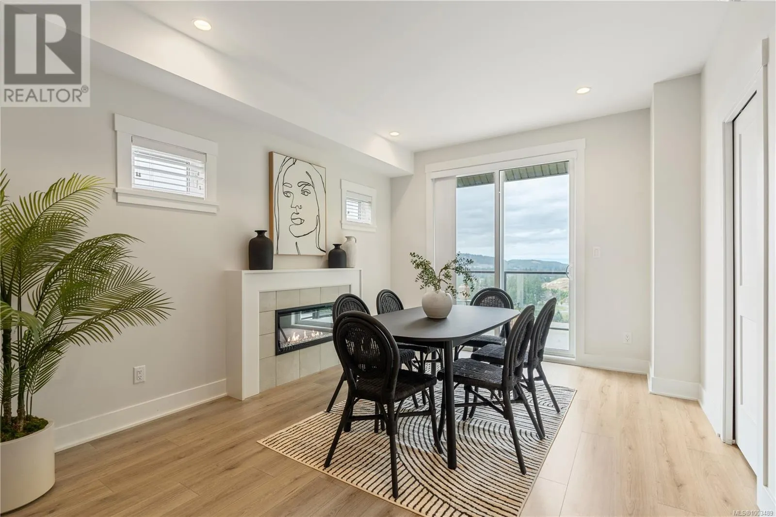 1161 Moonstone Loop