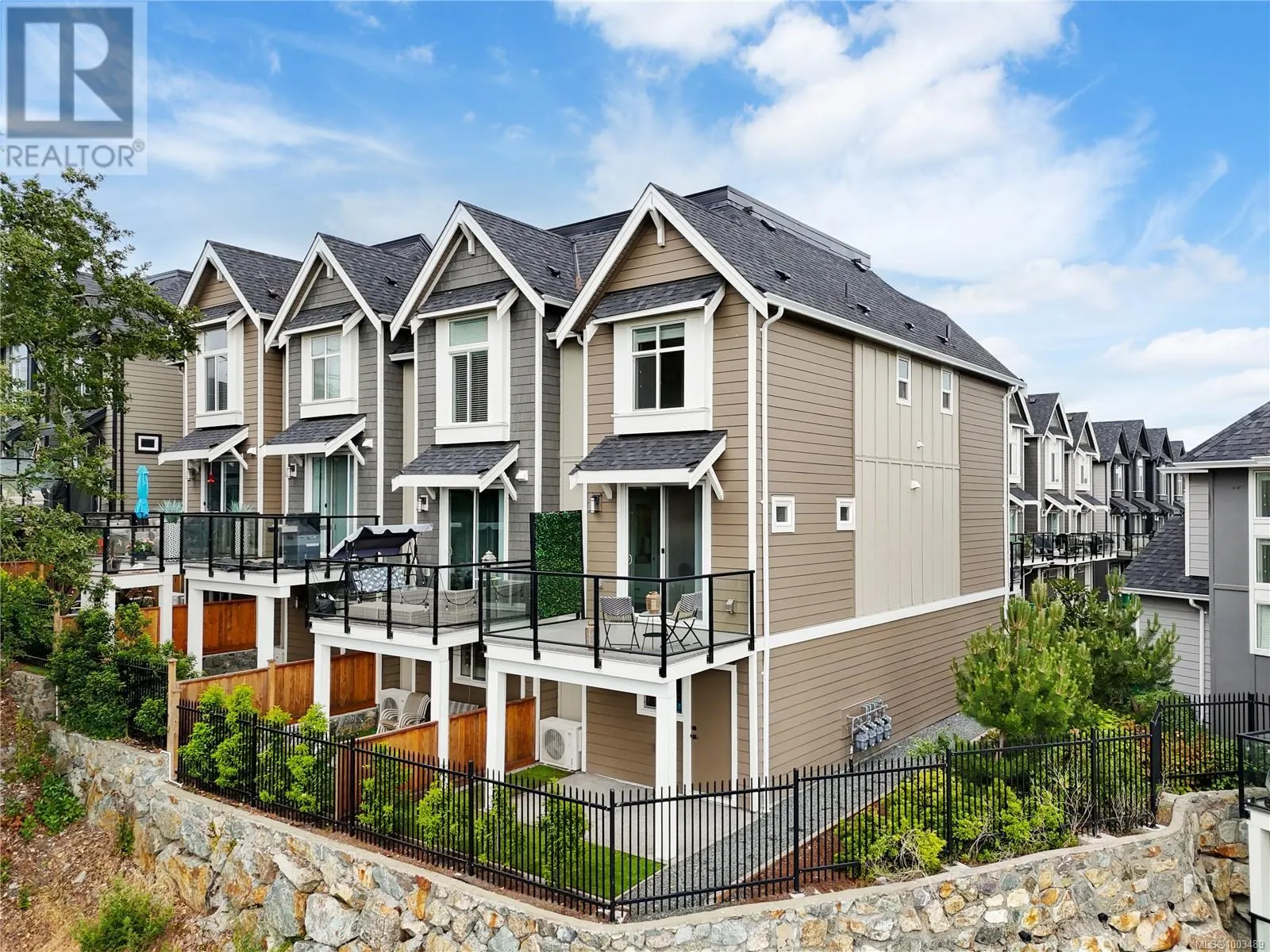1161 Moonstone Loop