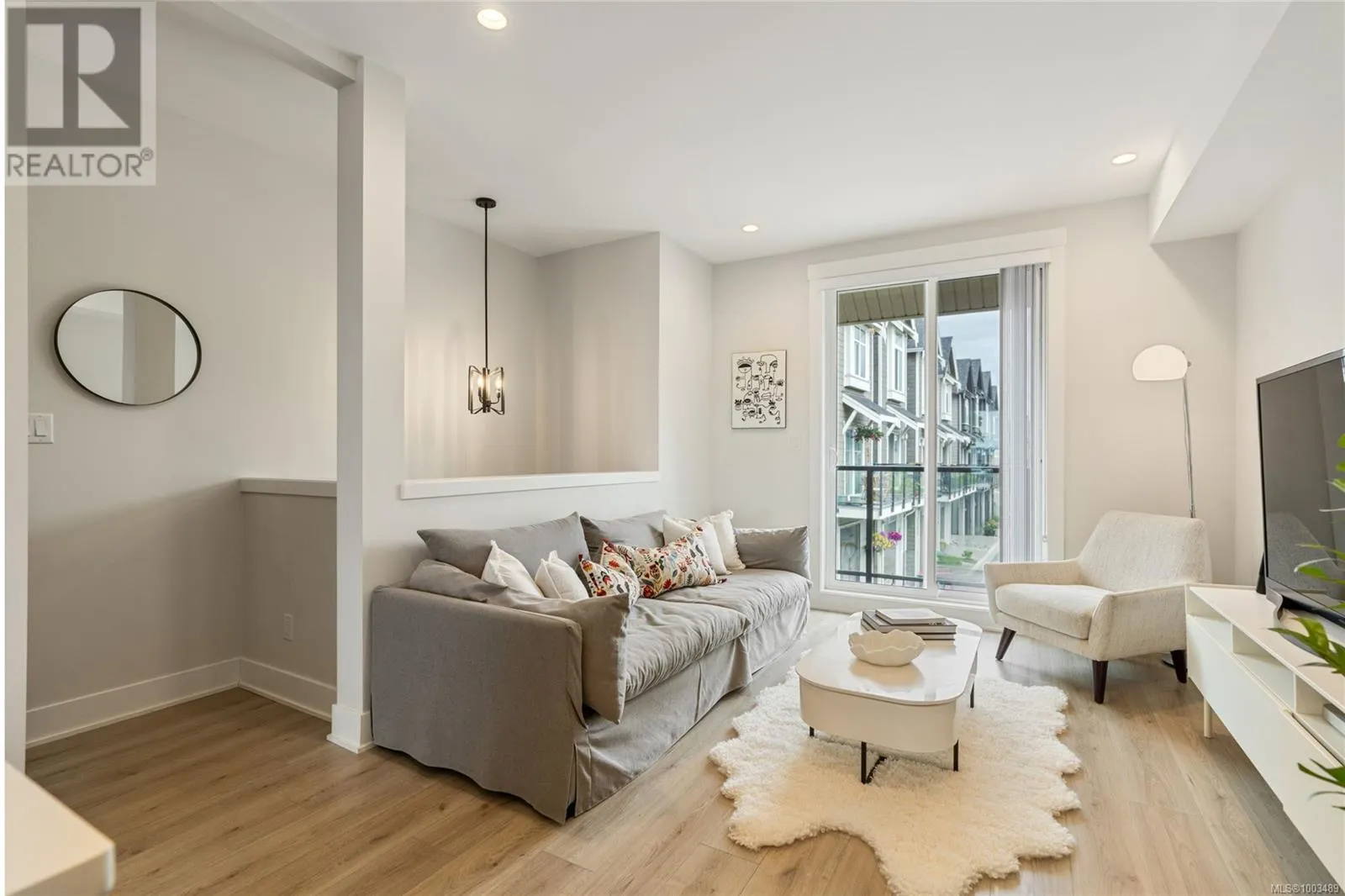1161 Moonstone Loop