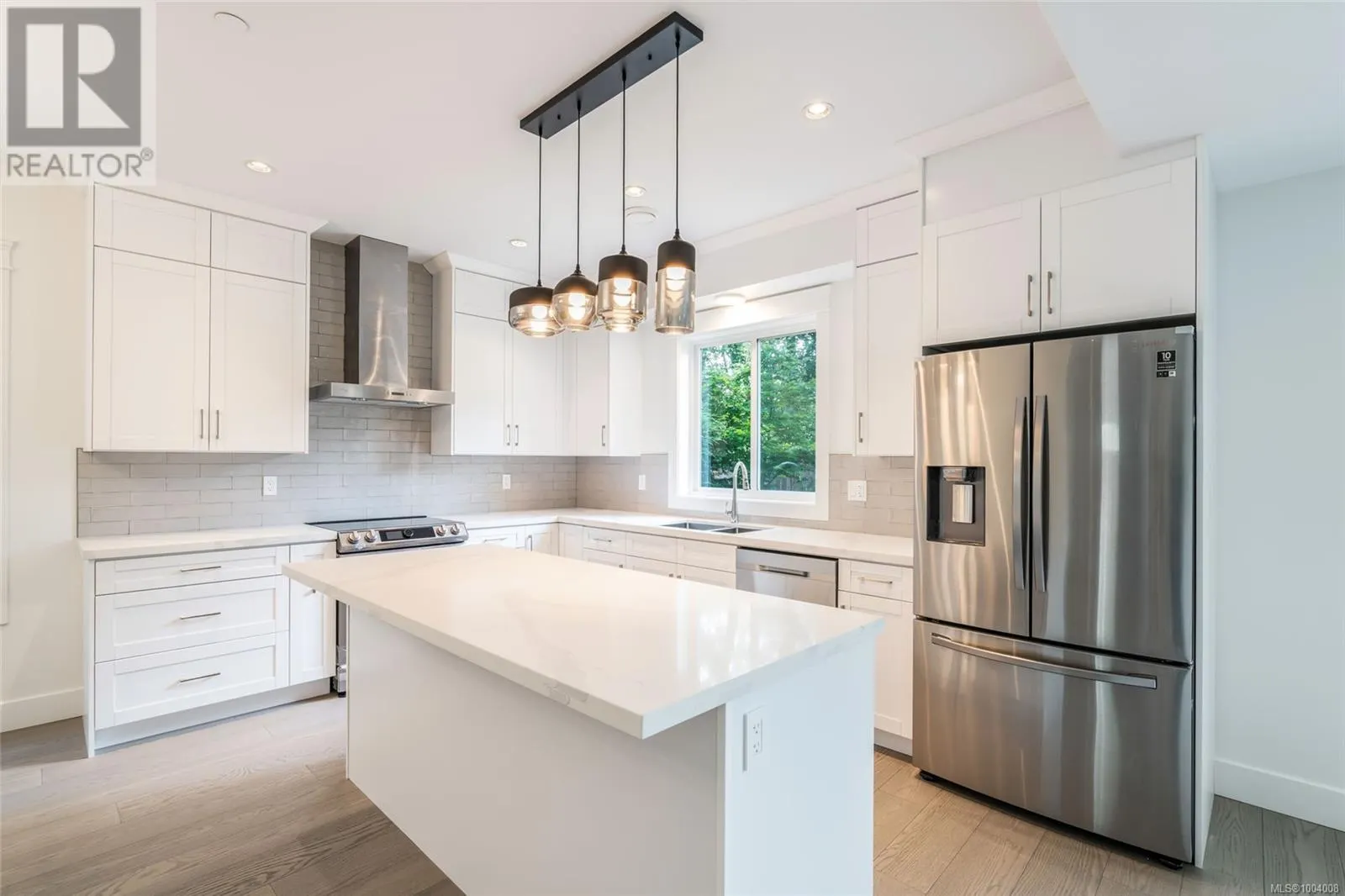 107 5160 Hammond Bay Rd