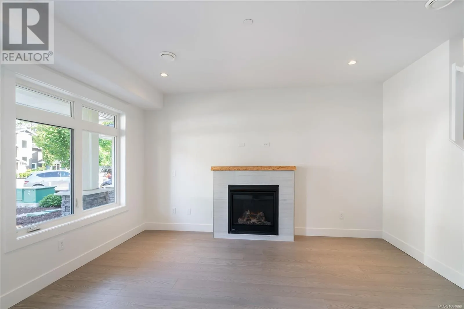 107 5160 Hammond Bay Rd