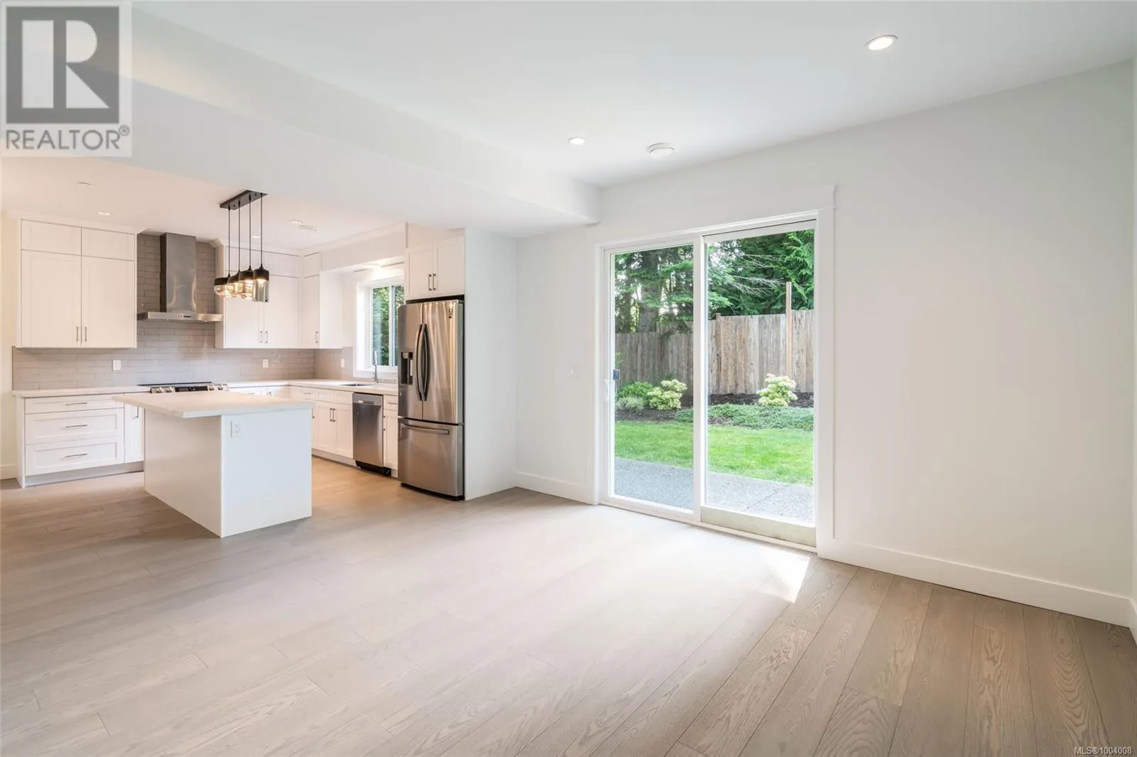 107 5160 Hammond Bay Rd