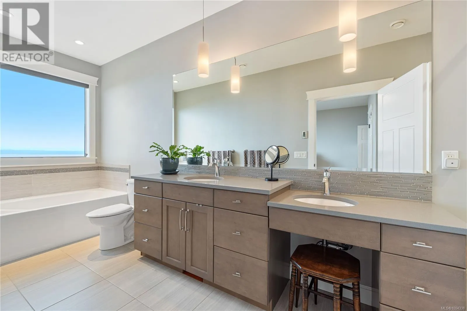 5340 Royal Sea View