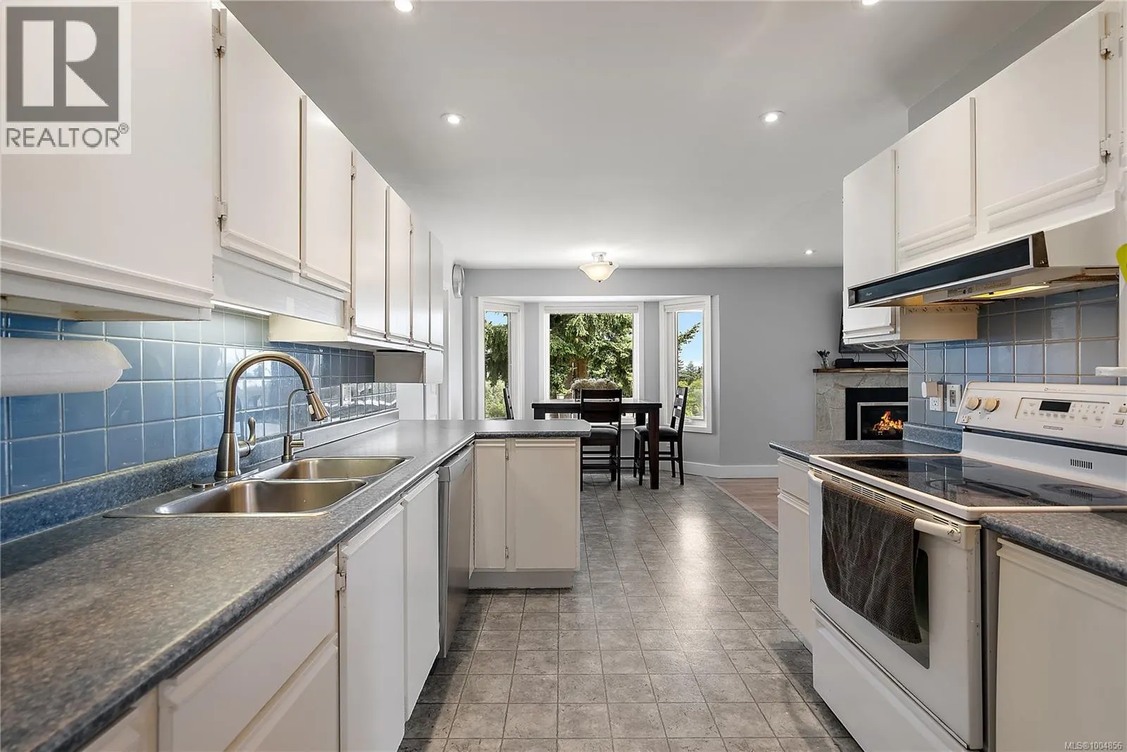6521 Bella Vista Dr
