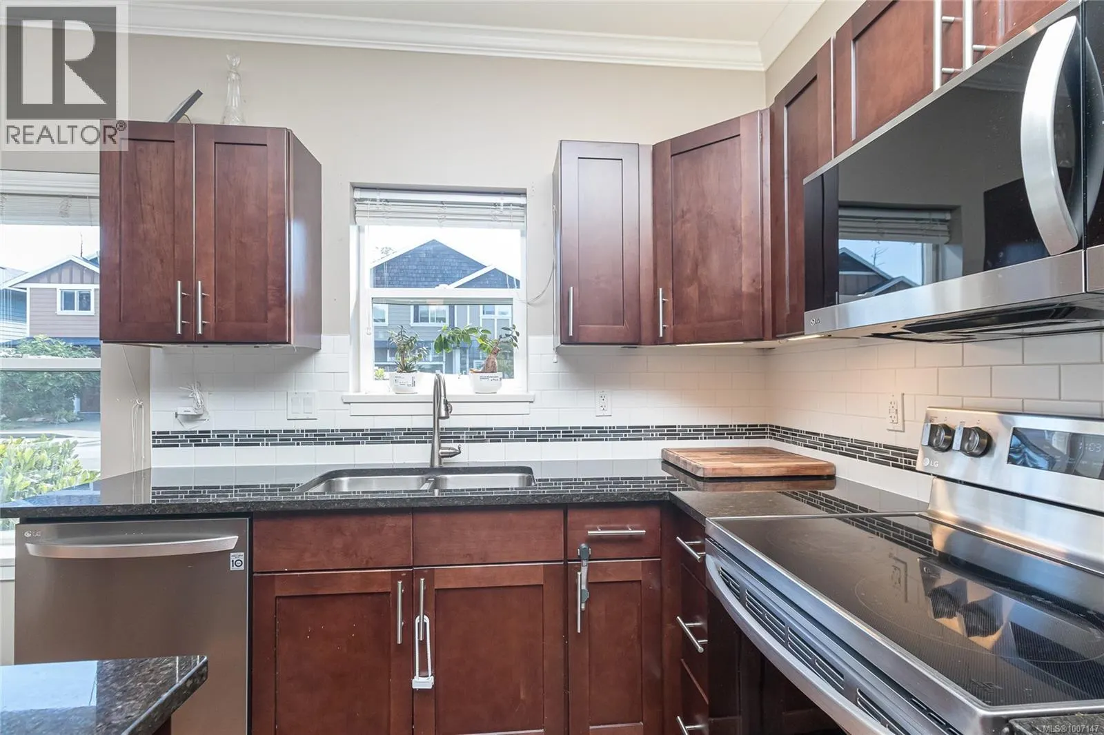 3284 Merlin Rd