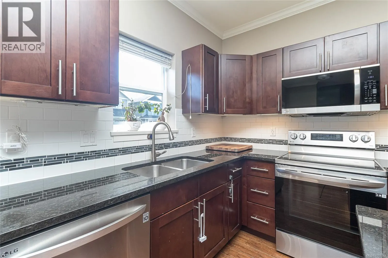 3284 Merlin Rd