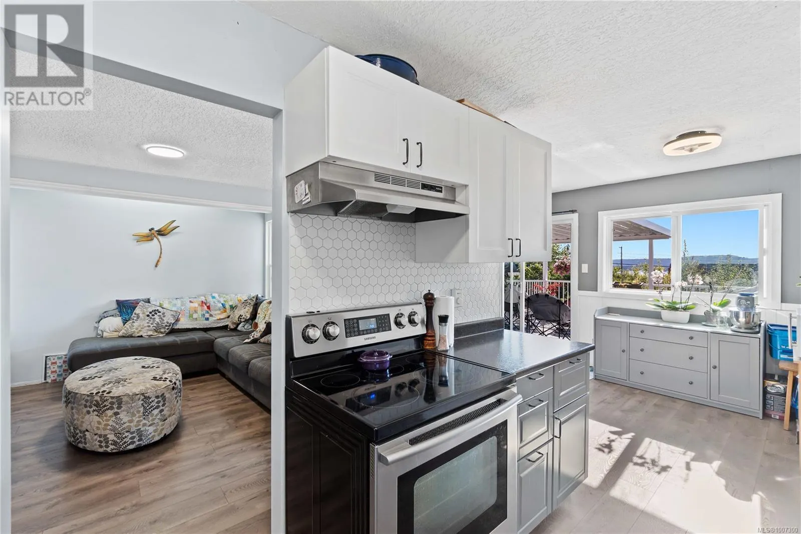 51 View St