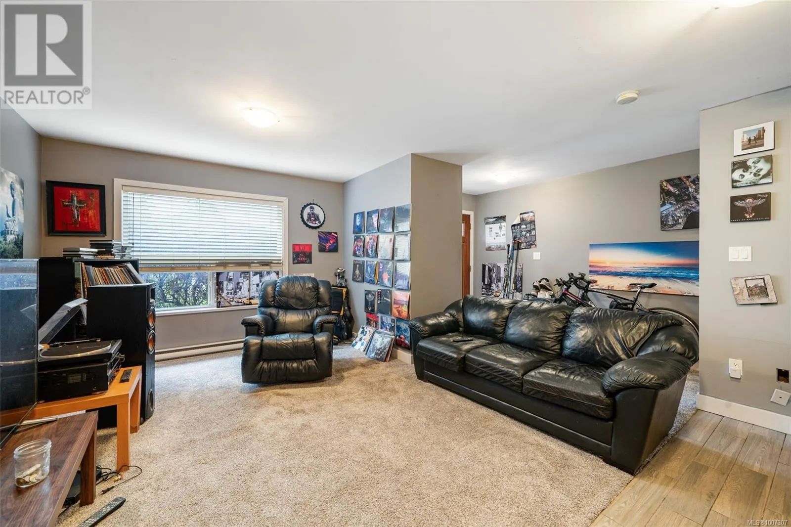 860 Brock Ave