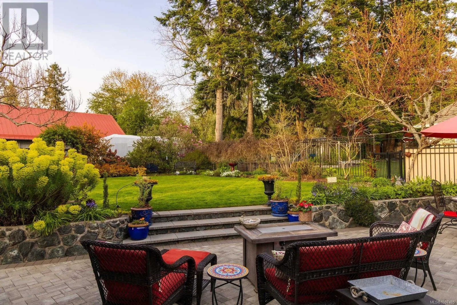 10807 Madrona Dr
