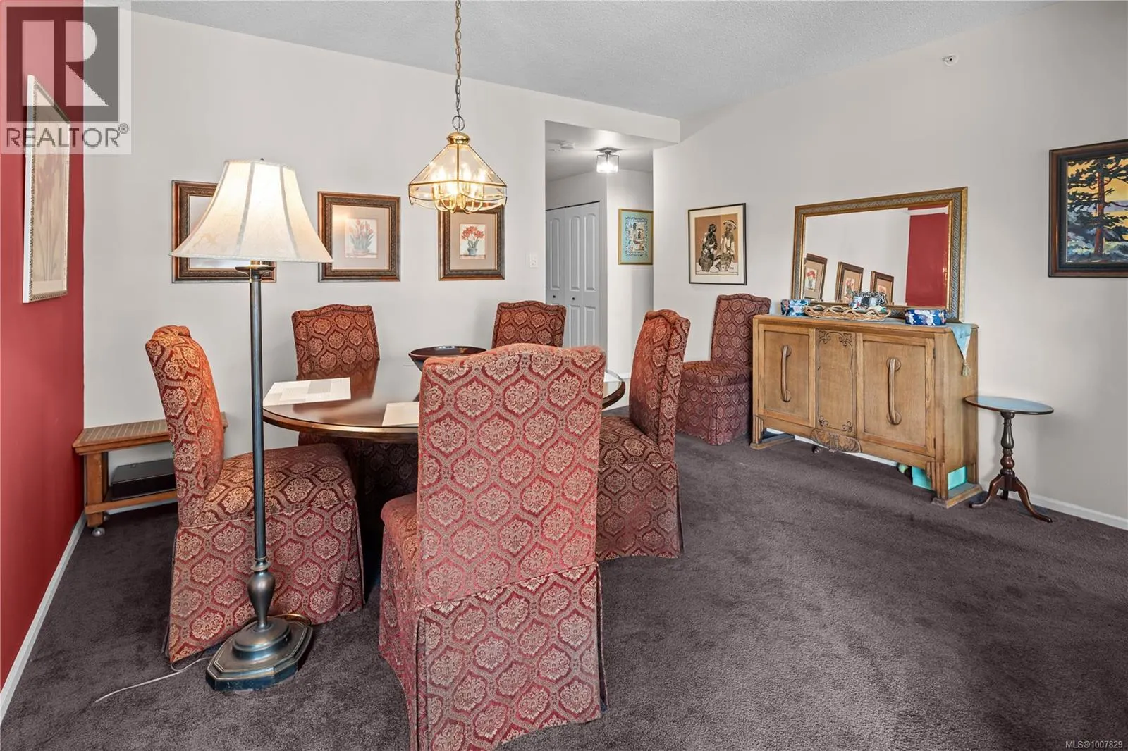501 1020 View St