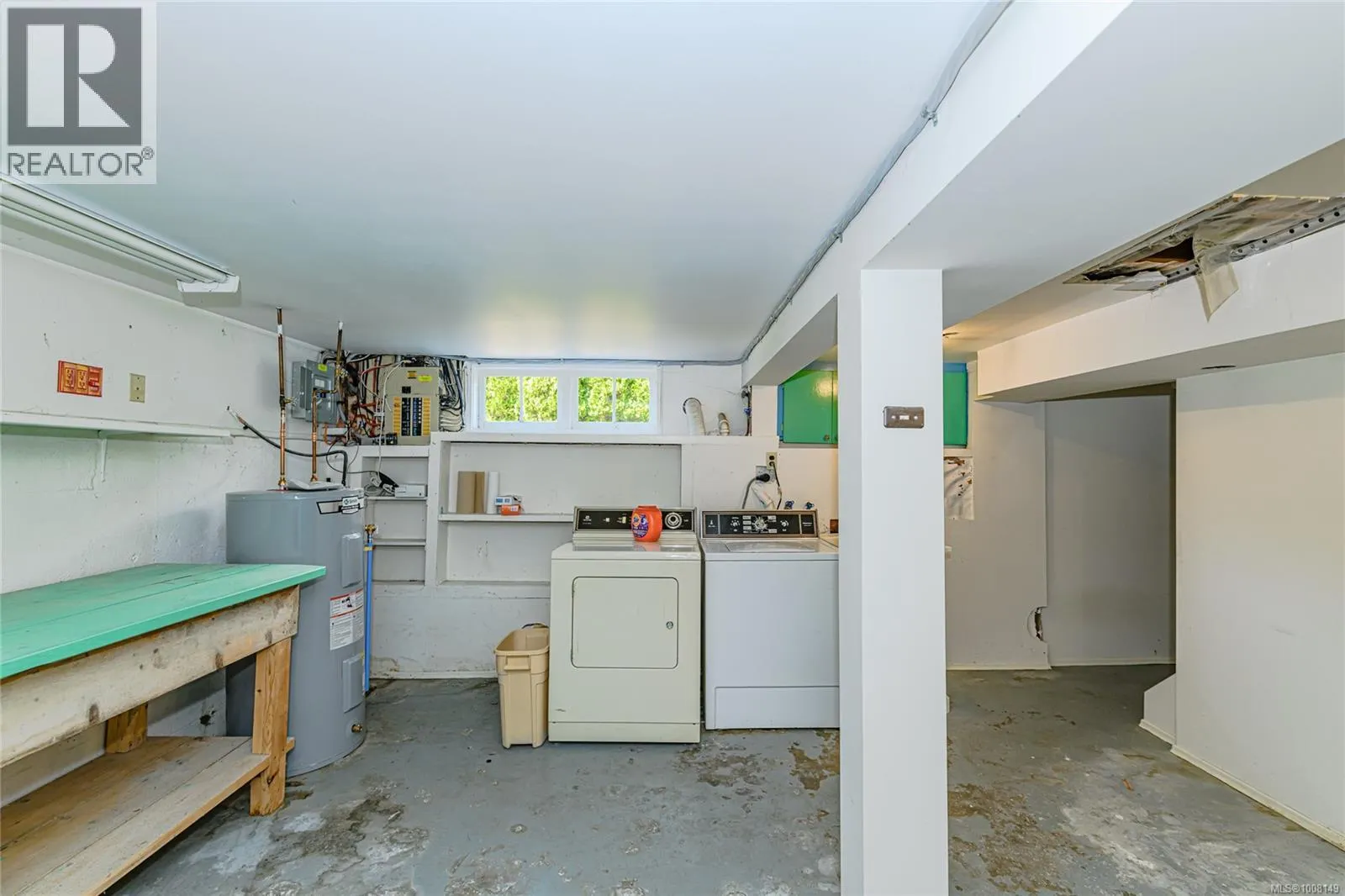 787 Newport Ave
