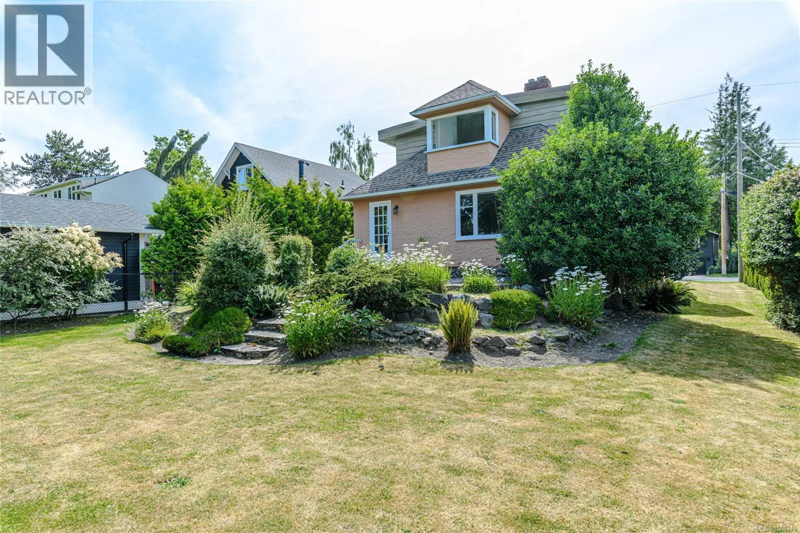 787 Newport Ave