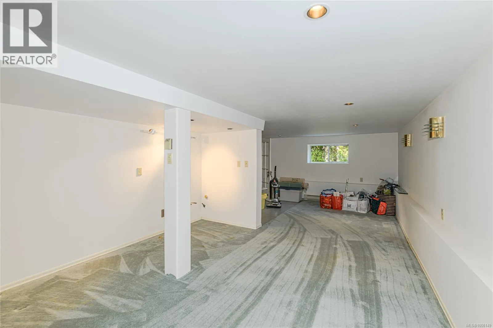 787 Newport Ave