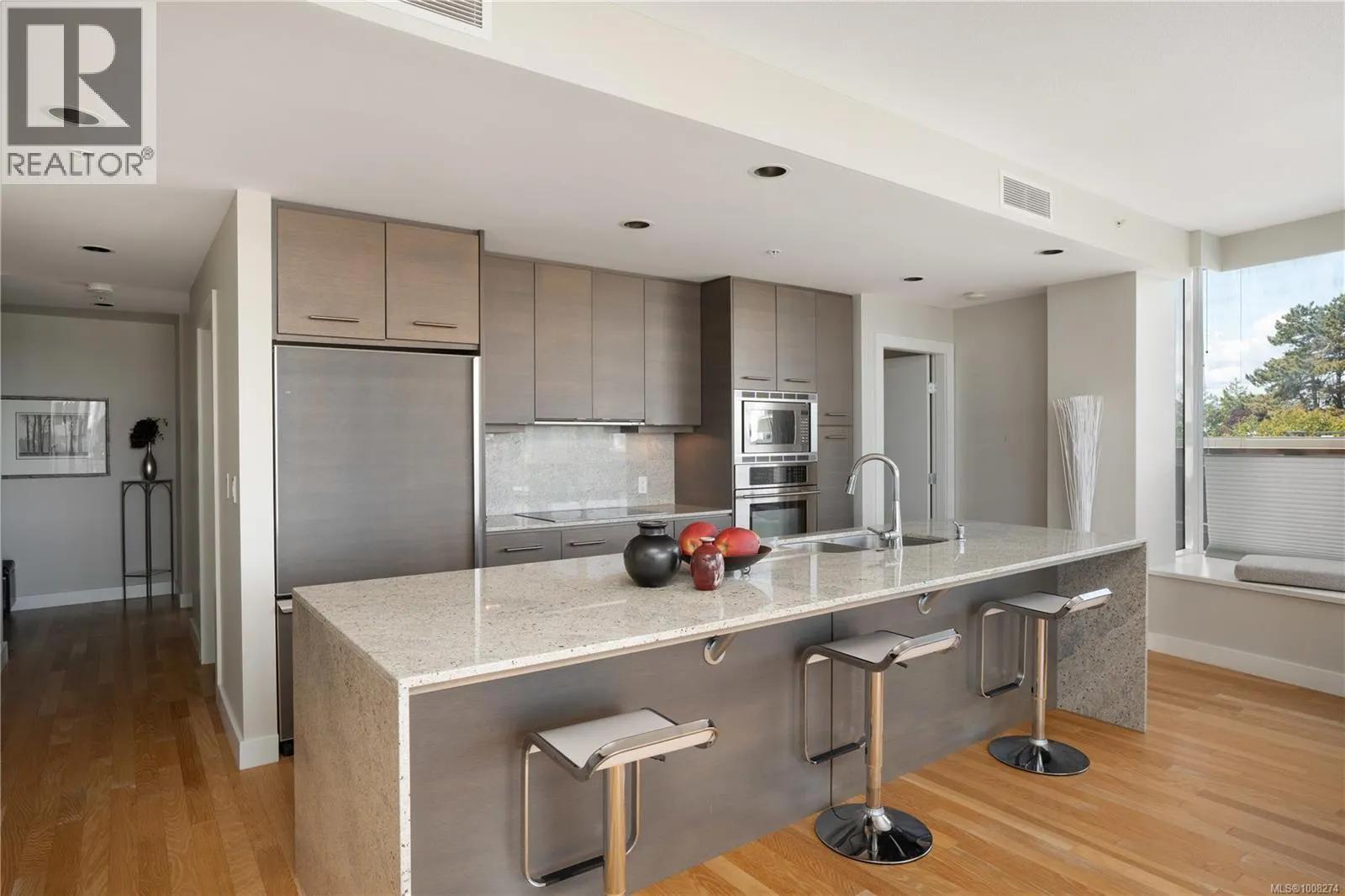 201 9809 SEAPORT Pl