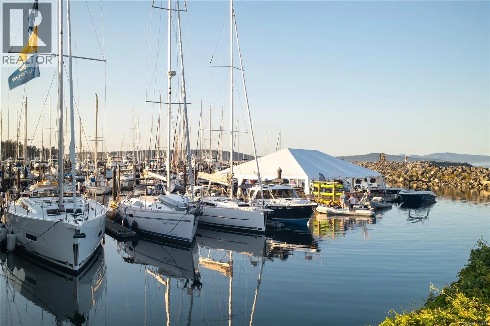 201 9809 SEAPORT Pl