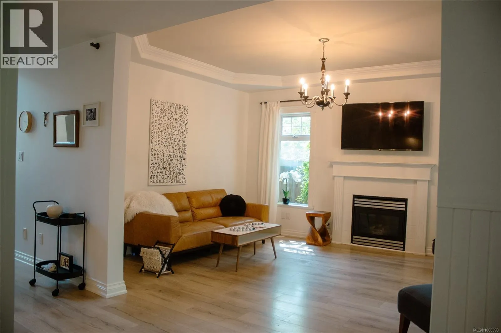 907 Savary Dr
