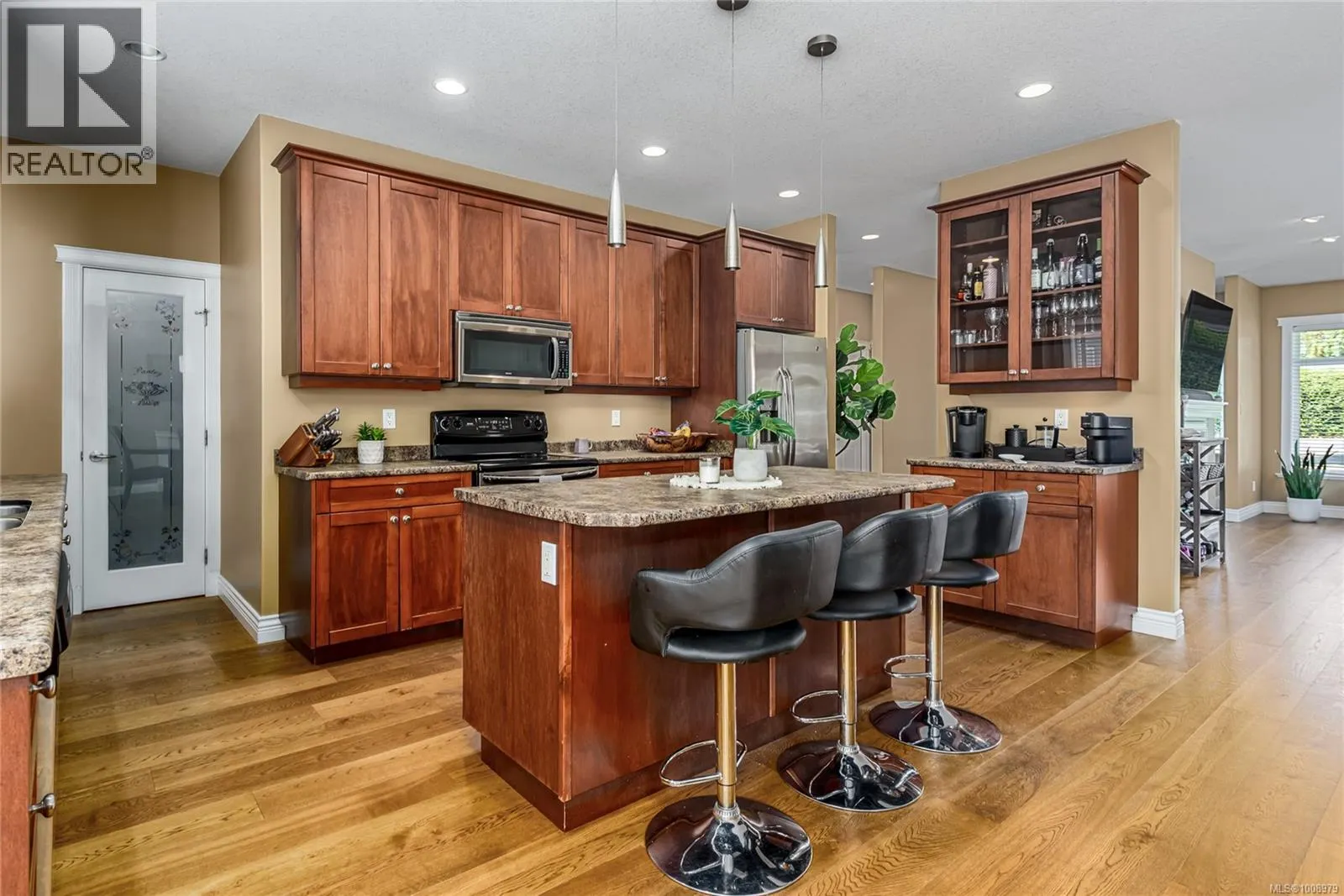 48 Mills Rd