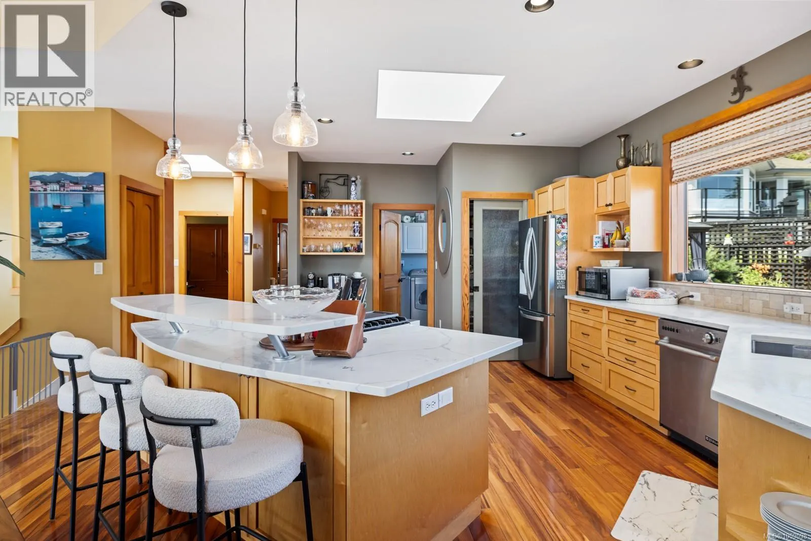 10088 Island View Close
