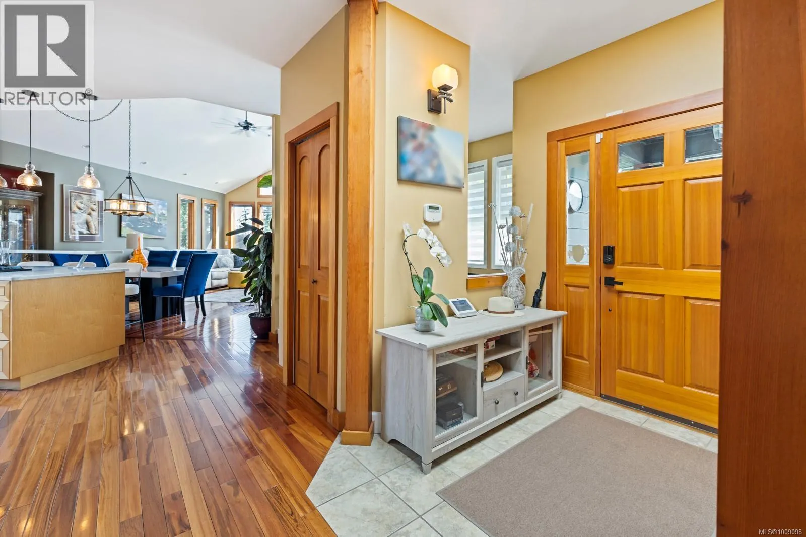 10088 Island View Close