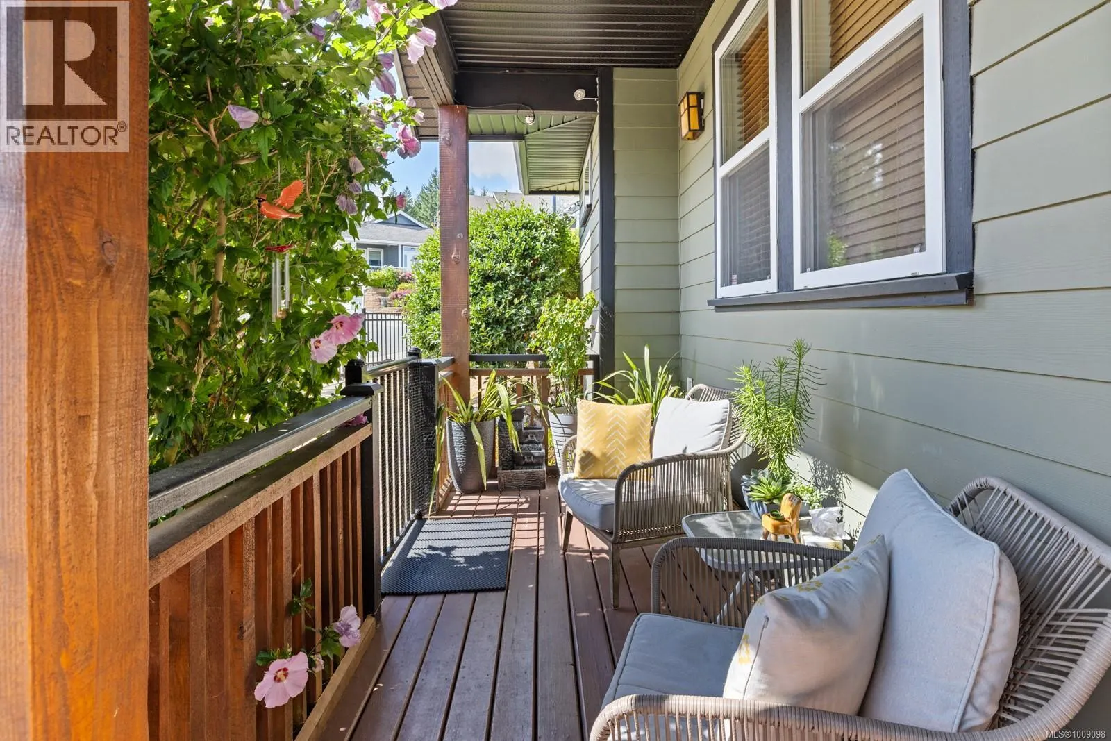 10088 Island View Close