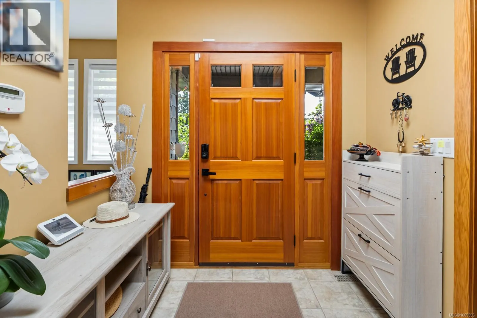 10088 Island View Close