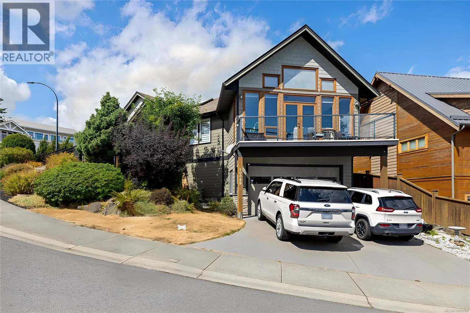 10088 Island View Close