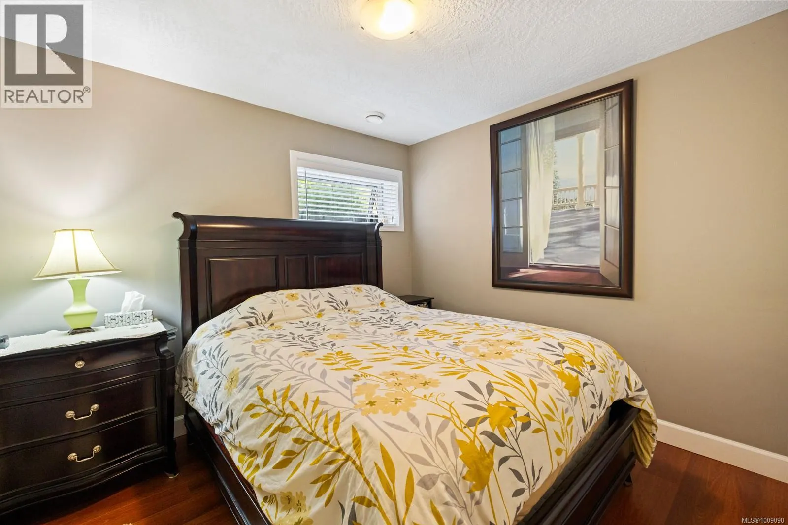 10088 Island View Close