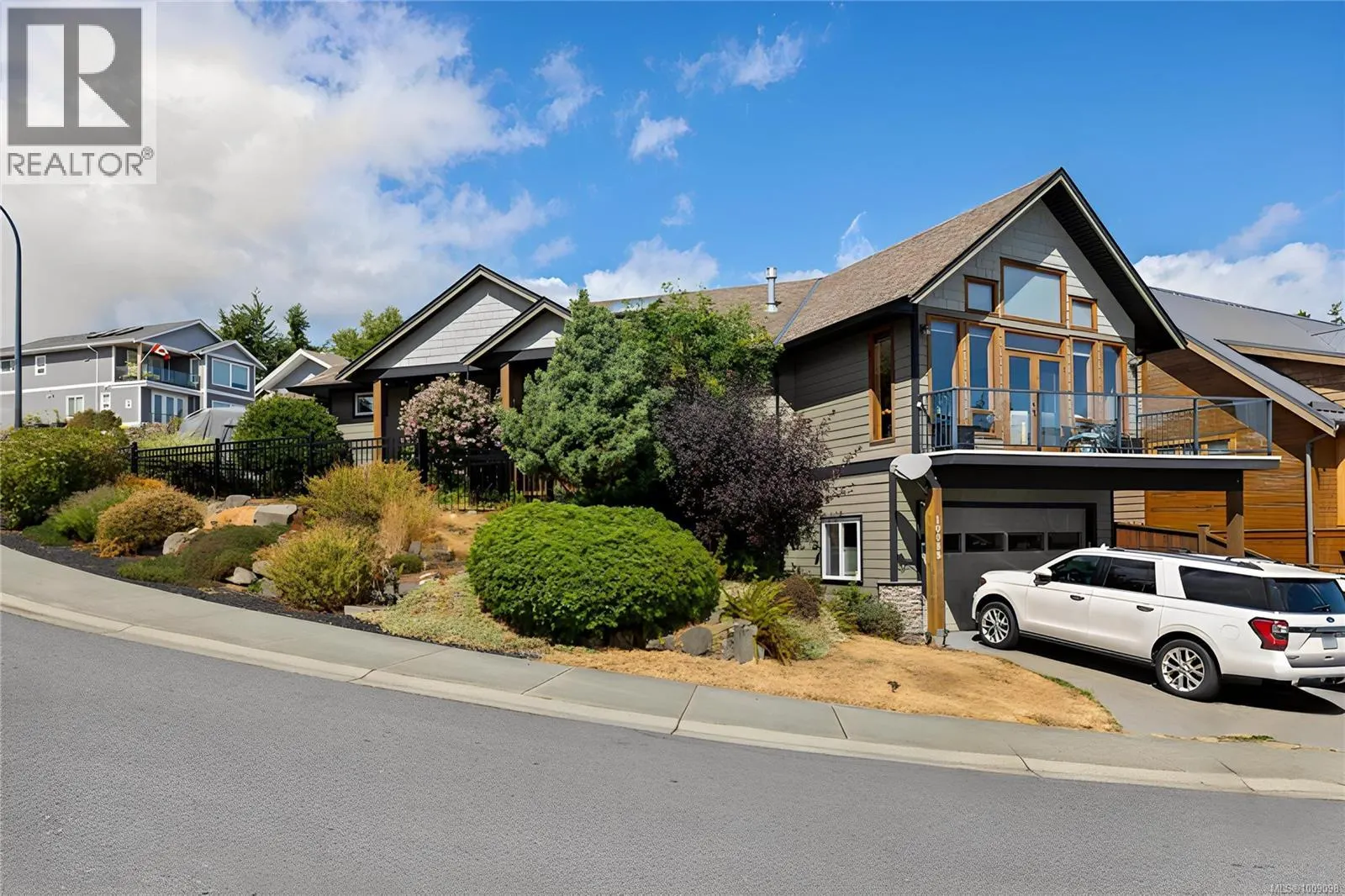 10088 Island View Close