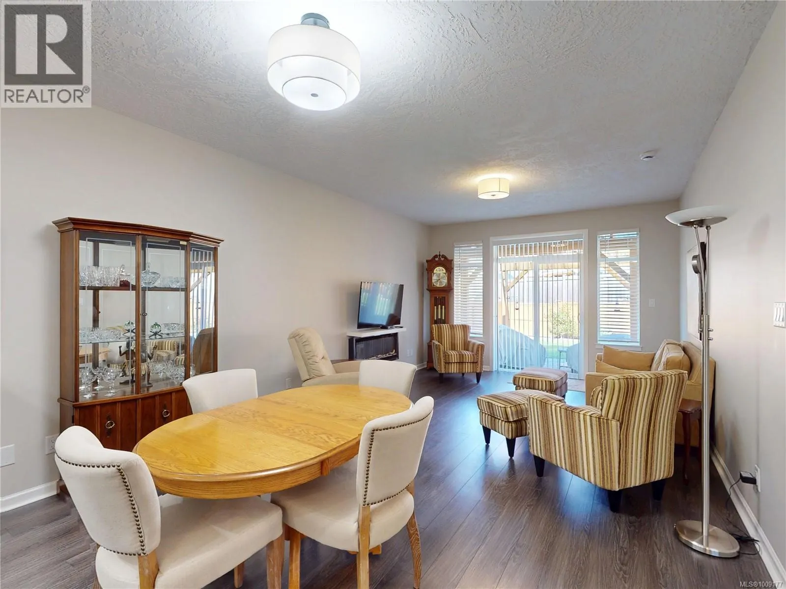 6332 Shambrook Dr