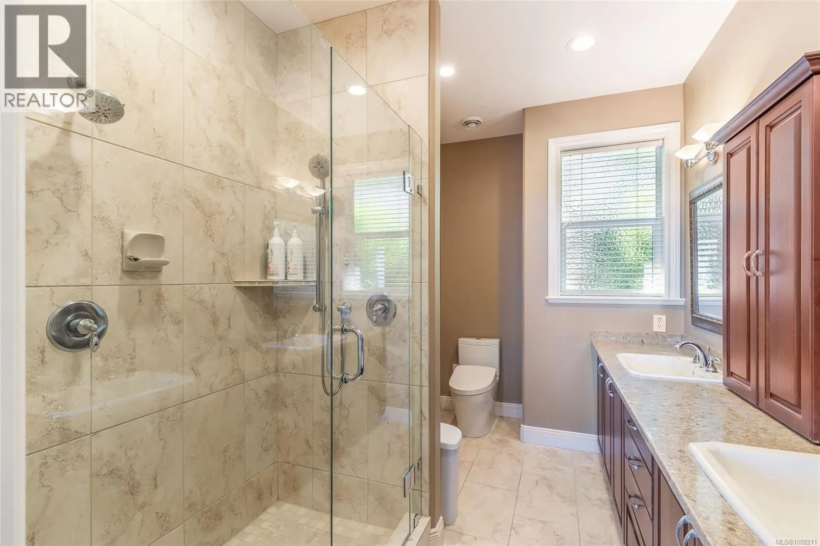3708 Glen Oaks Dr