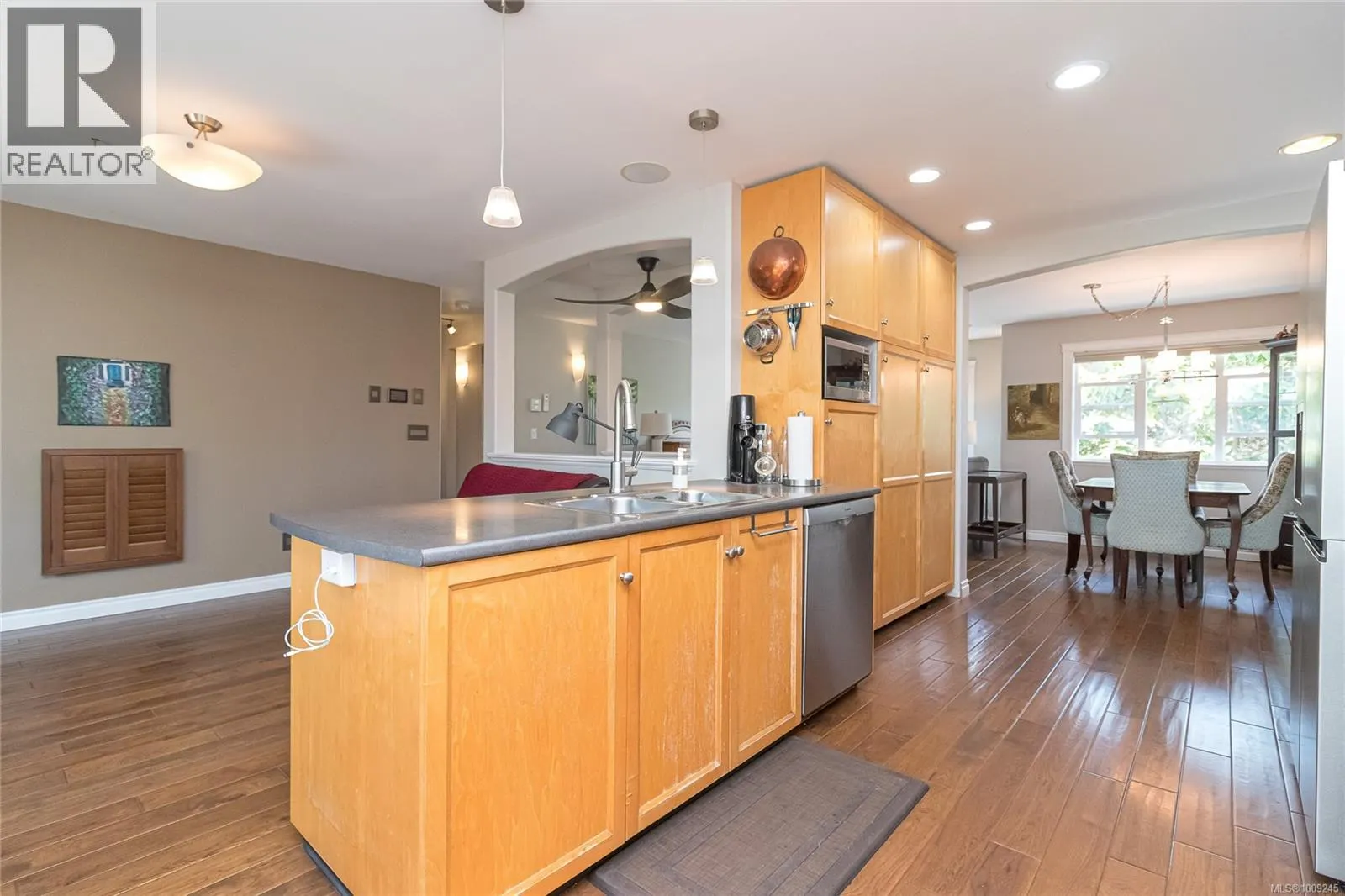 1092 Lucille Dr