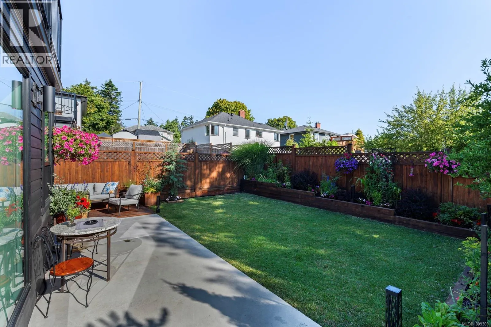 1158 Craigflower Rd