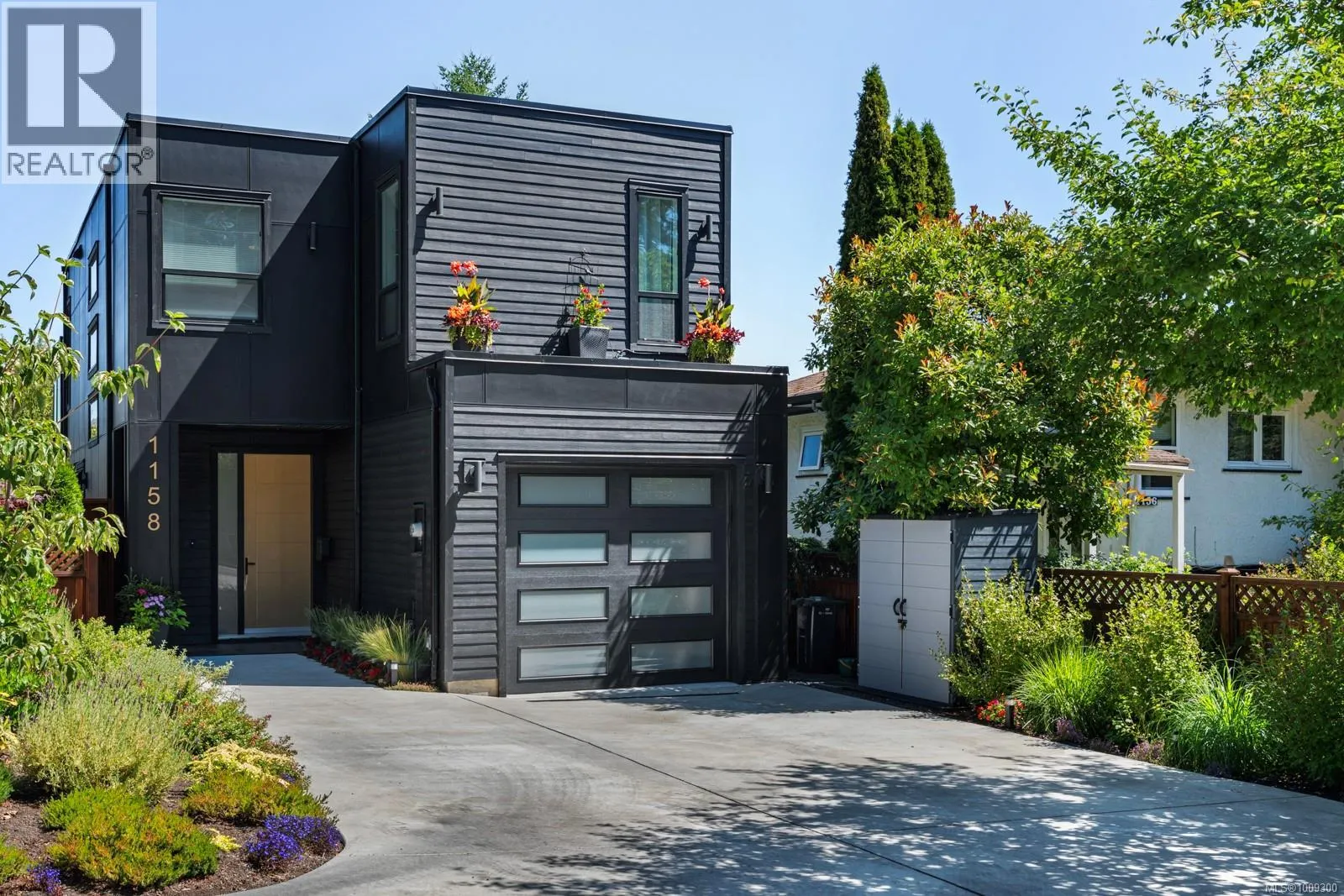 1158 Craigflower Rd