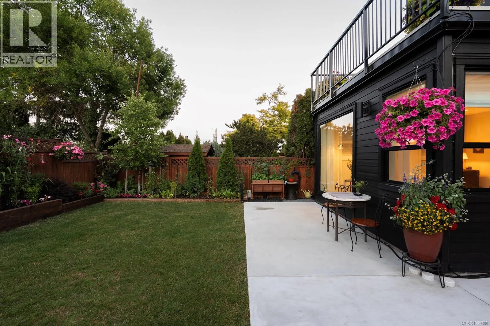 1158 Craigflower Rd