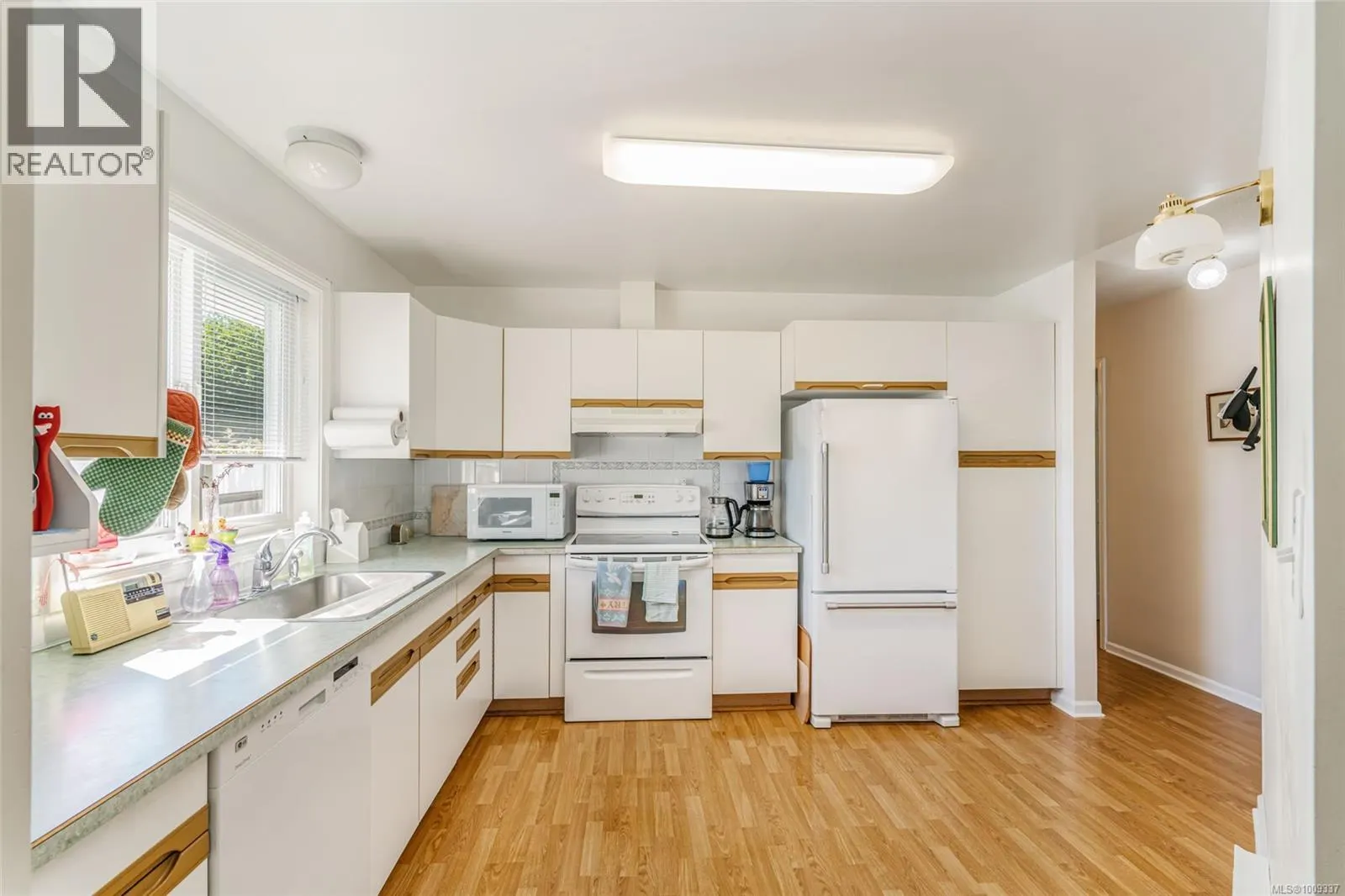 219 Sixth Ave W