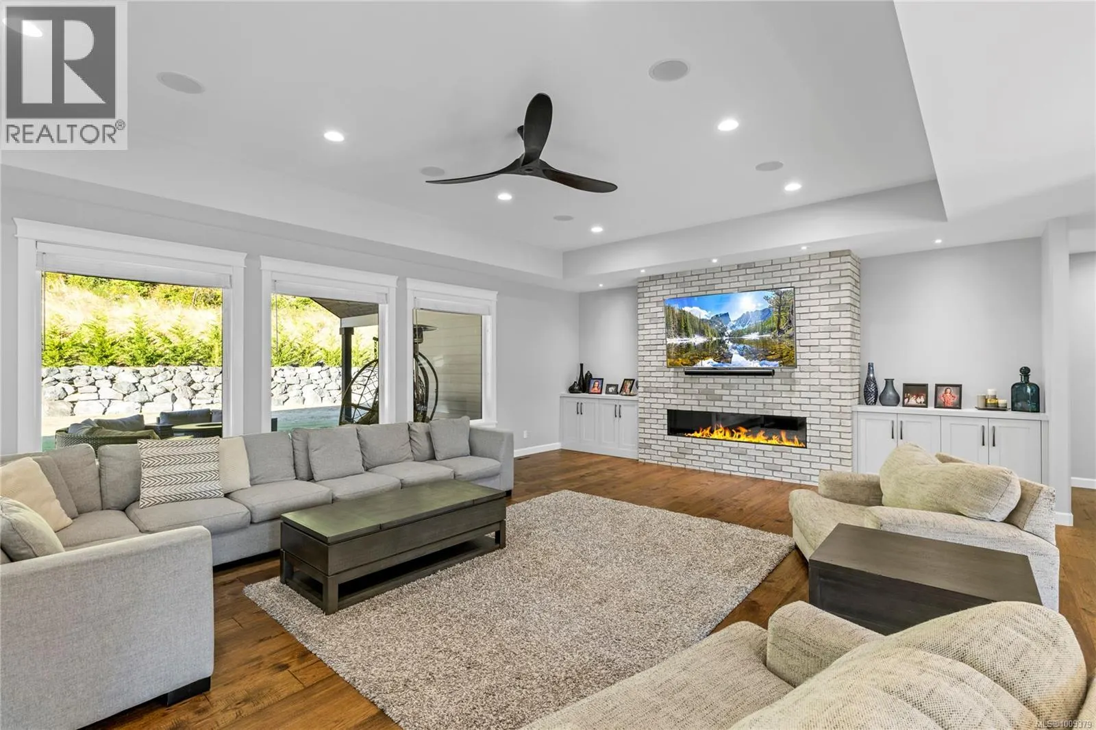 6127 Chase Dr