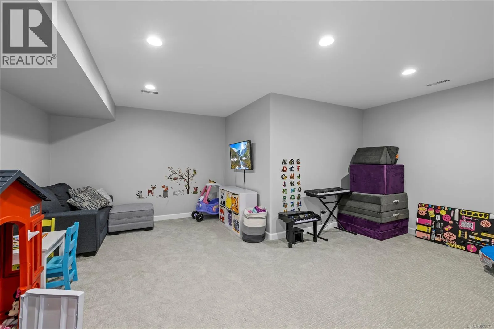 6127 Chase Dr