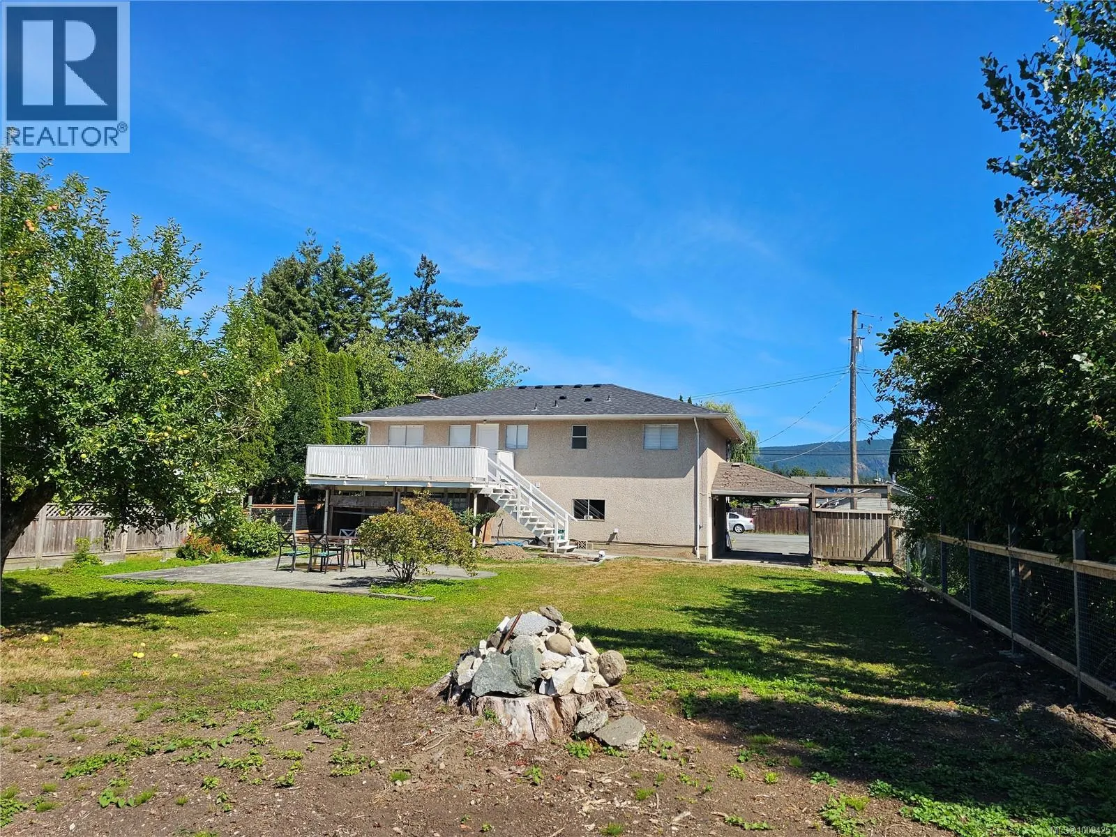 5890 CHESTERFIELD Ave