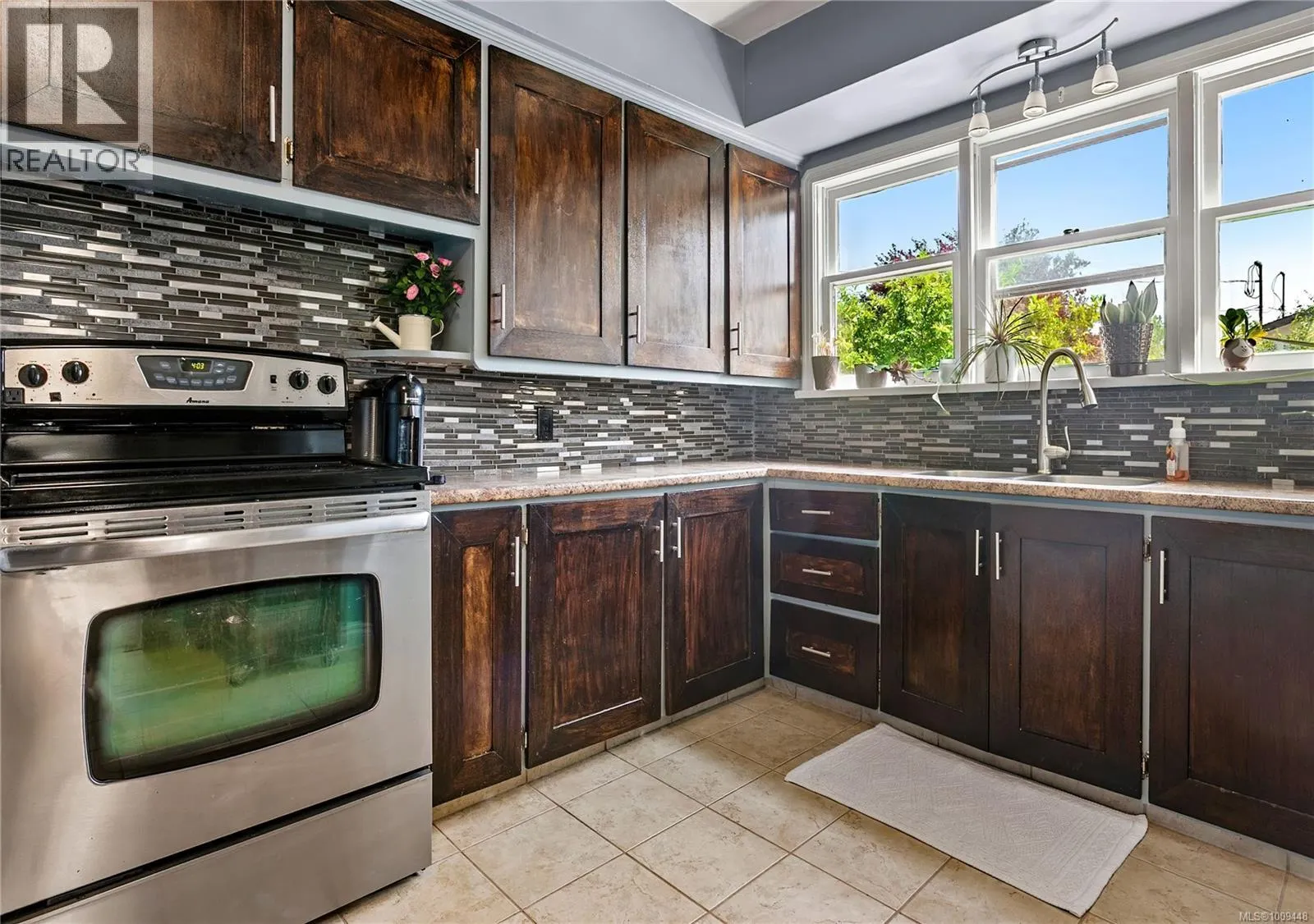 1815 San Pedro Ave