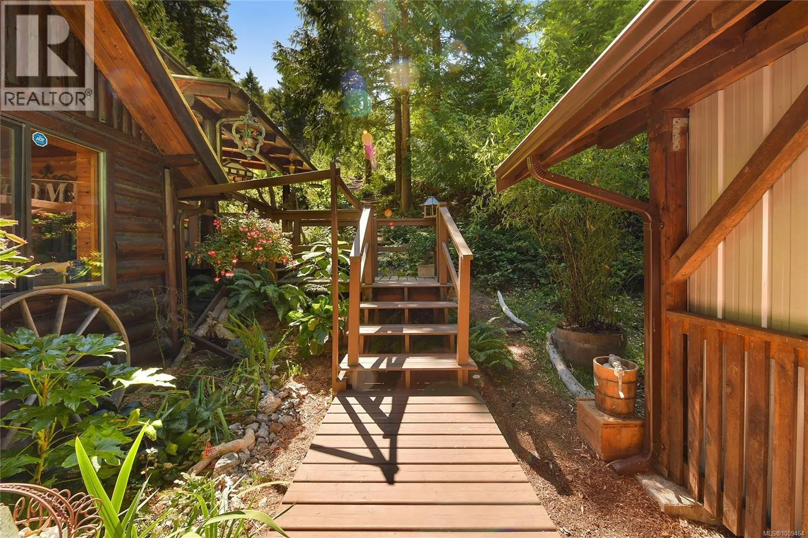 604 Waugh Rd