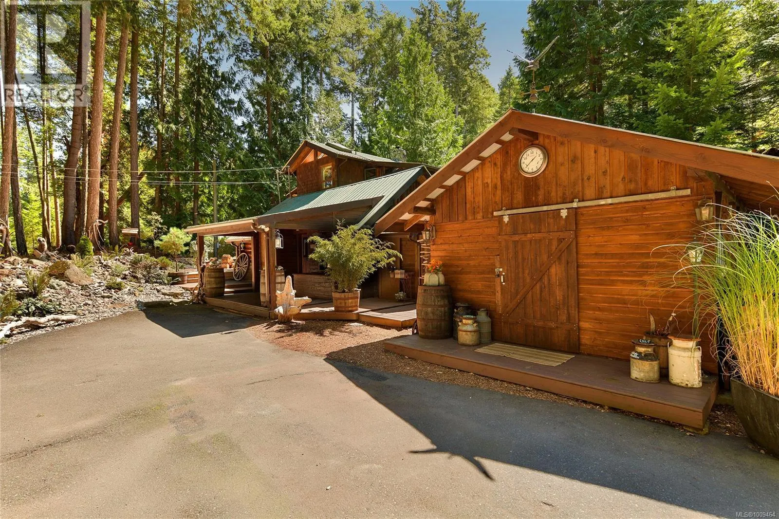 604 Waugh Rd