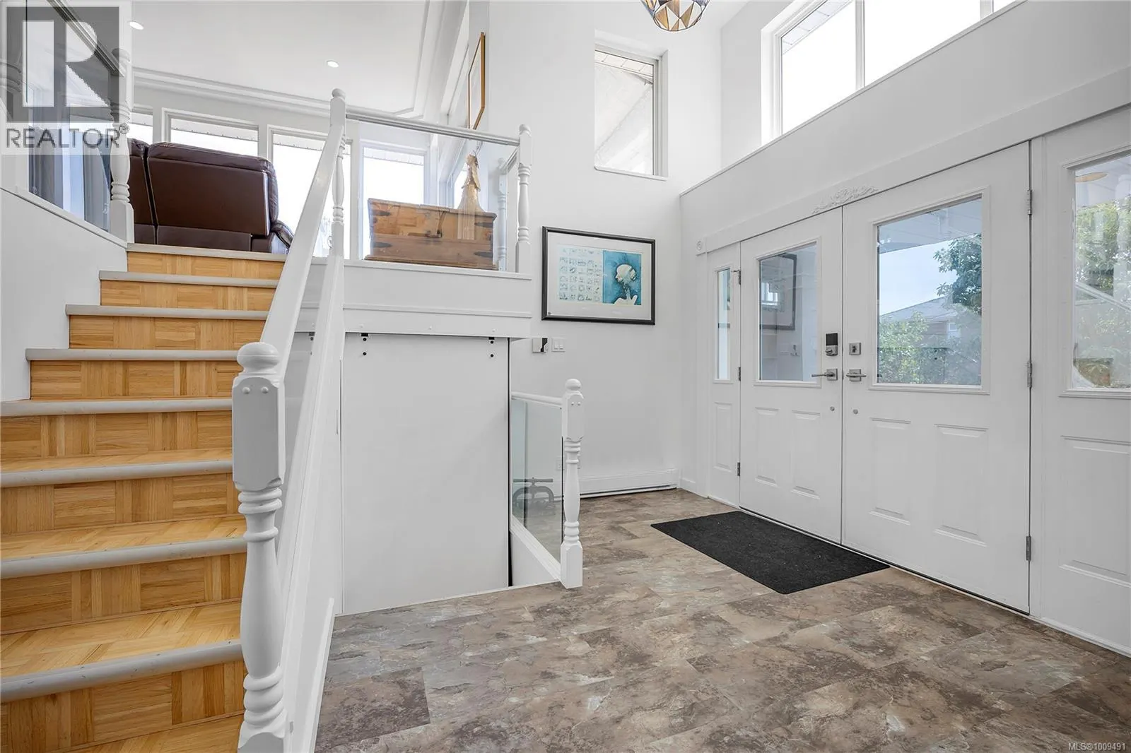 250 Canterbury Cres