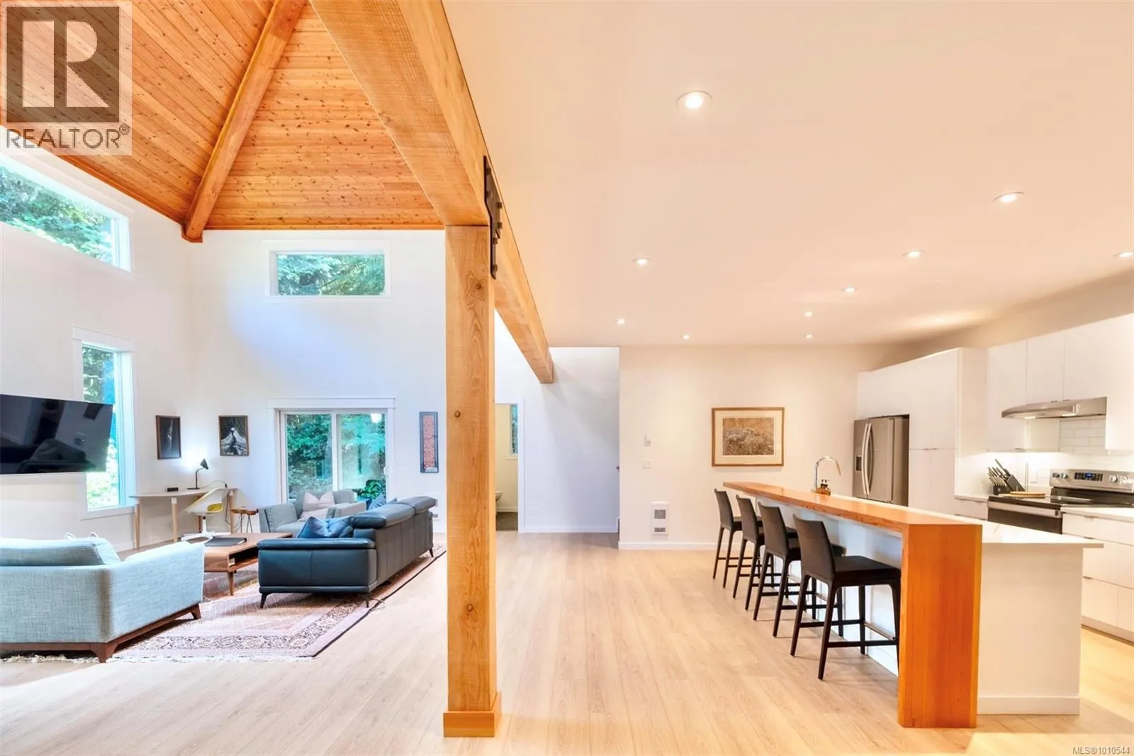 1316 Lynn Rd
