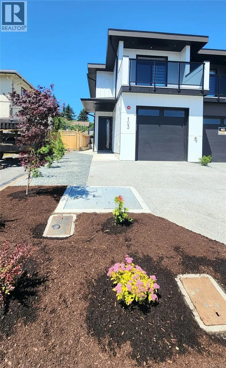 103 608 SANDY Crt