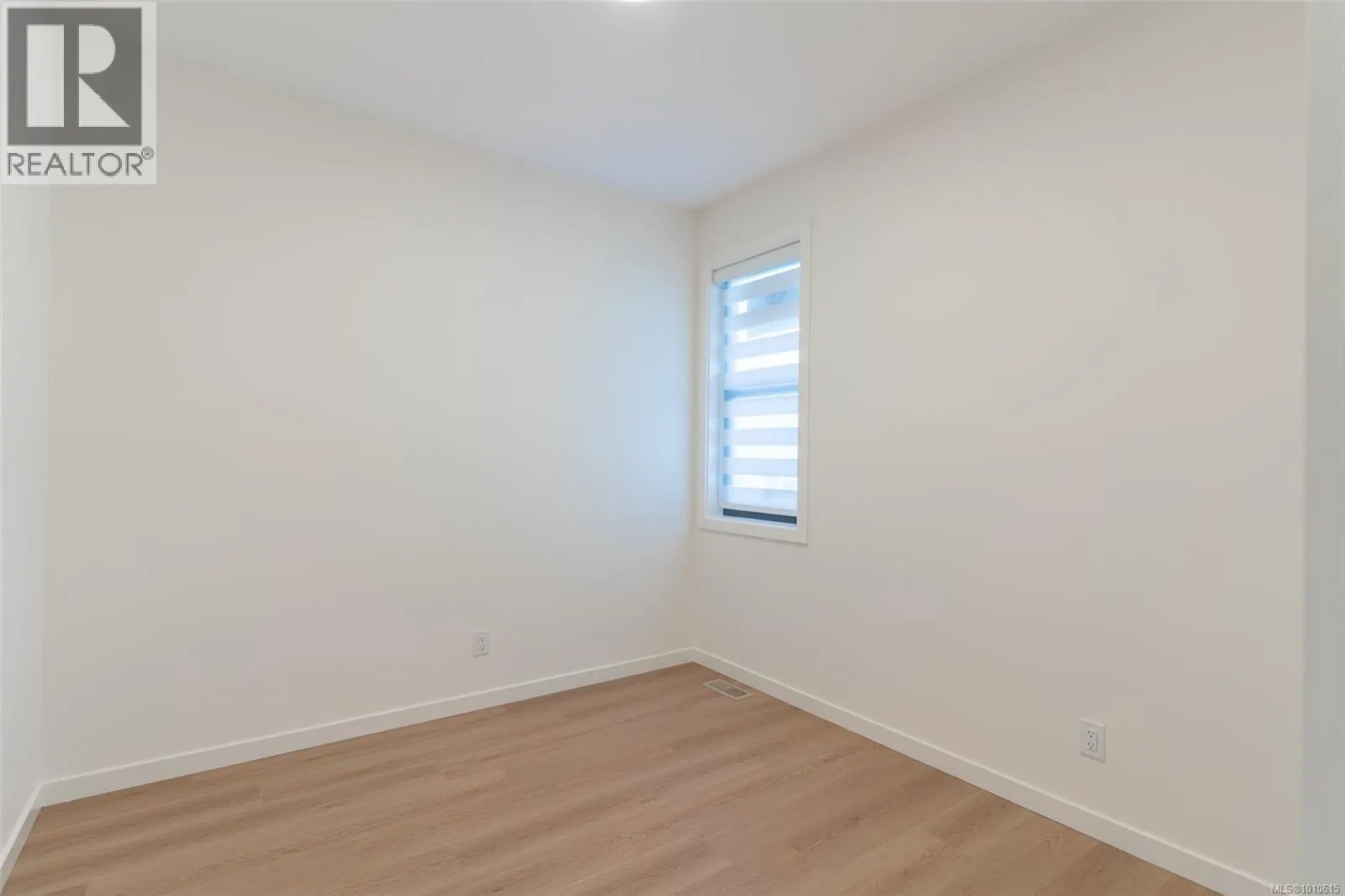 103 608 SANDY Crt