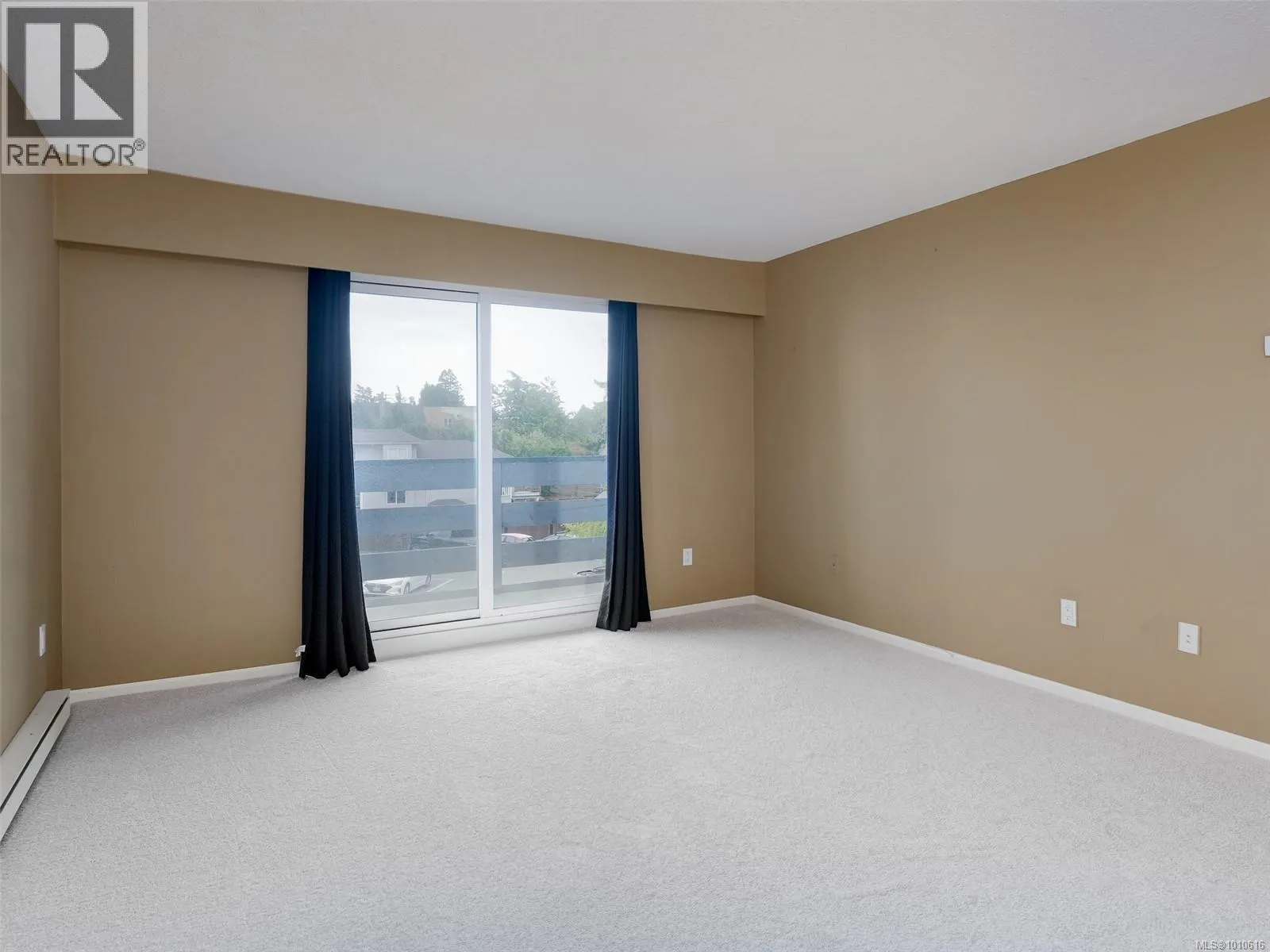 302 859 Carrie St